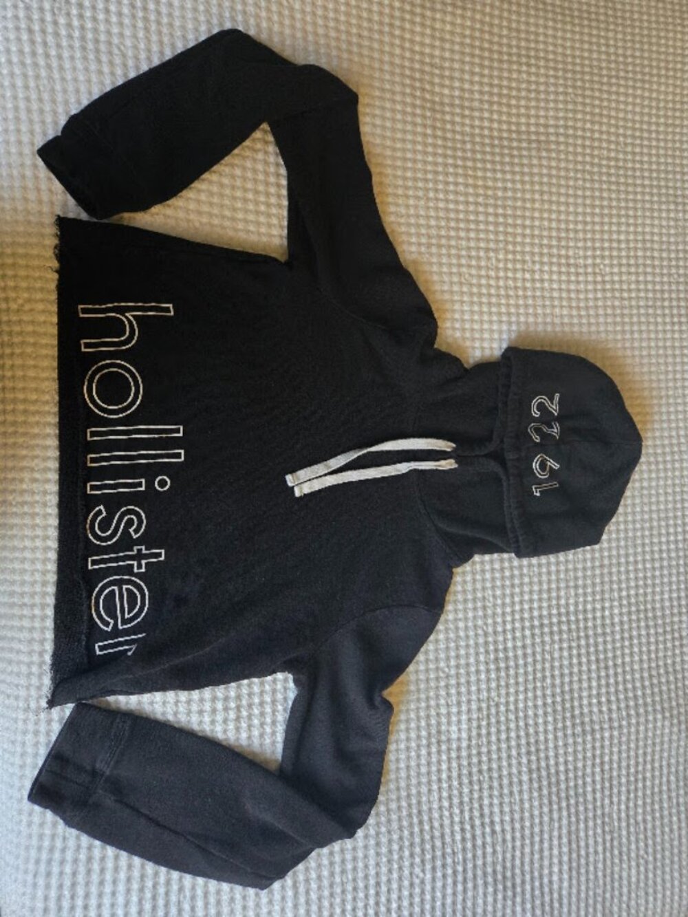 Hollister Women's Black Cropped Logo Hoodie Sweatshirt XS